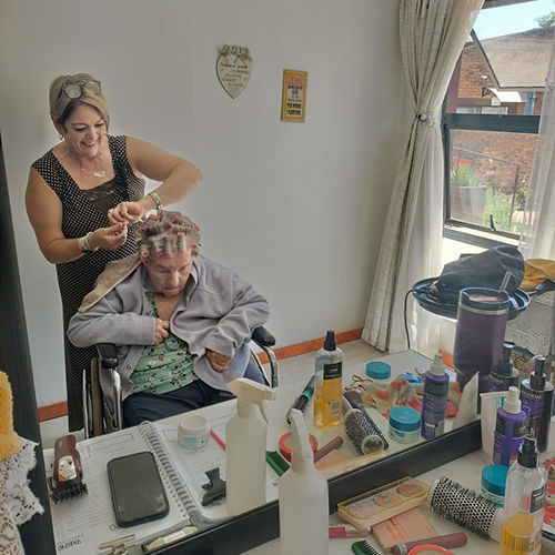 dolphins-corner-assisted-living-guesthouse-Hairdresser Estelle